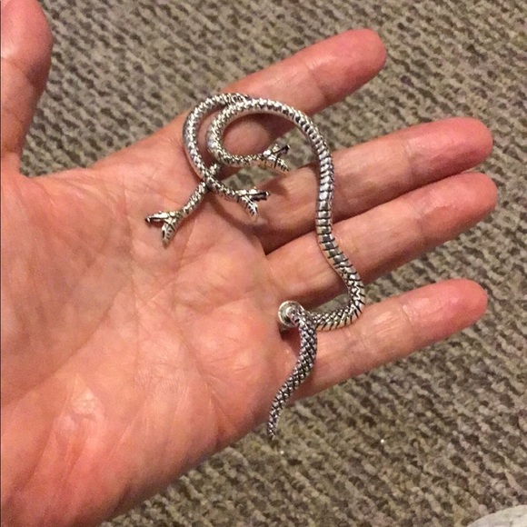 NEW. Gothic Punk Silver Tone Snake Ear Cuff Wrap around Stud Individual Earring. - Picture 4 of 12